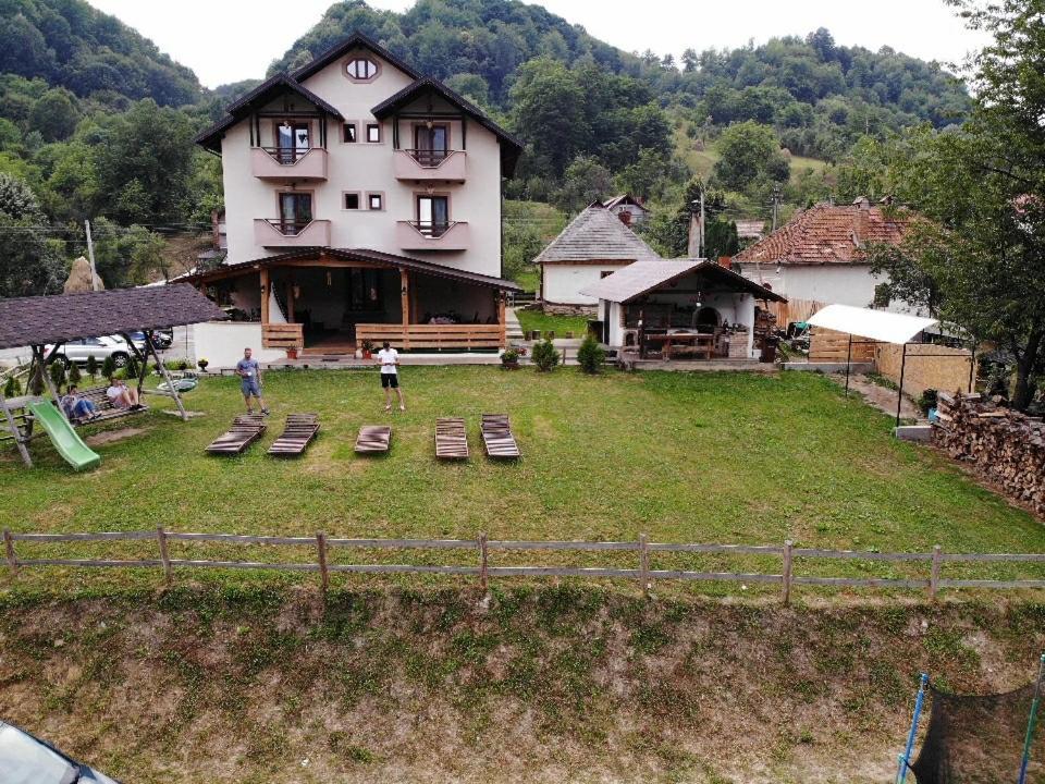 Heaven Guesthouse Corbeni Exterior foto